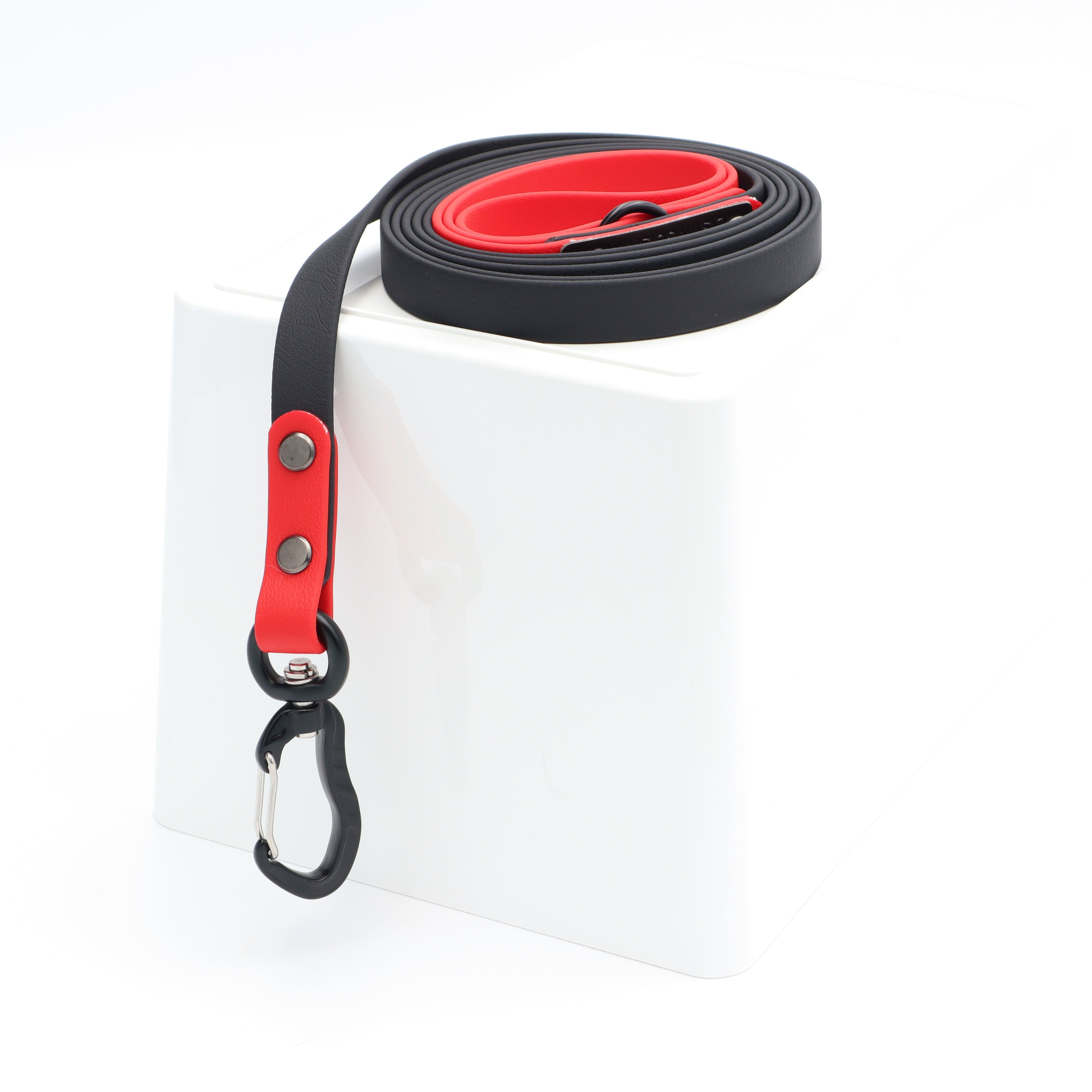 Best biothane dog leash Black and red