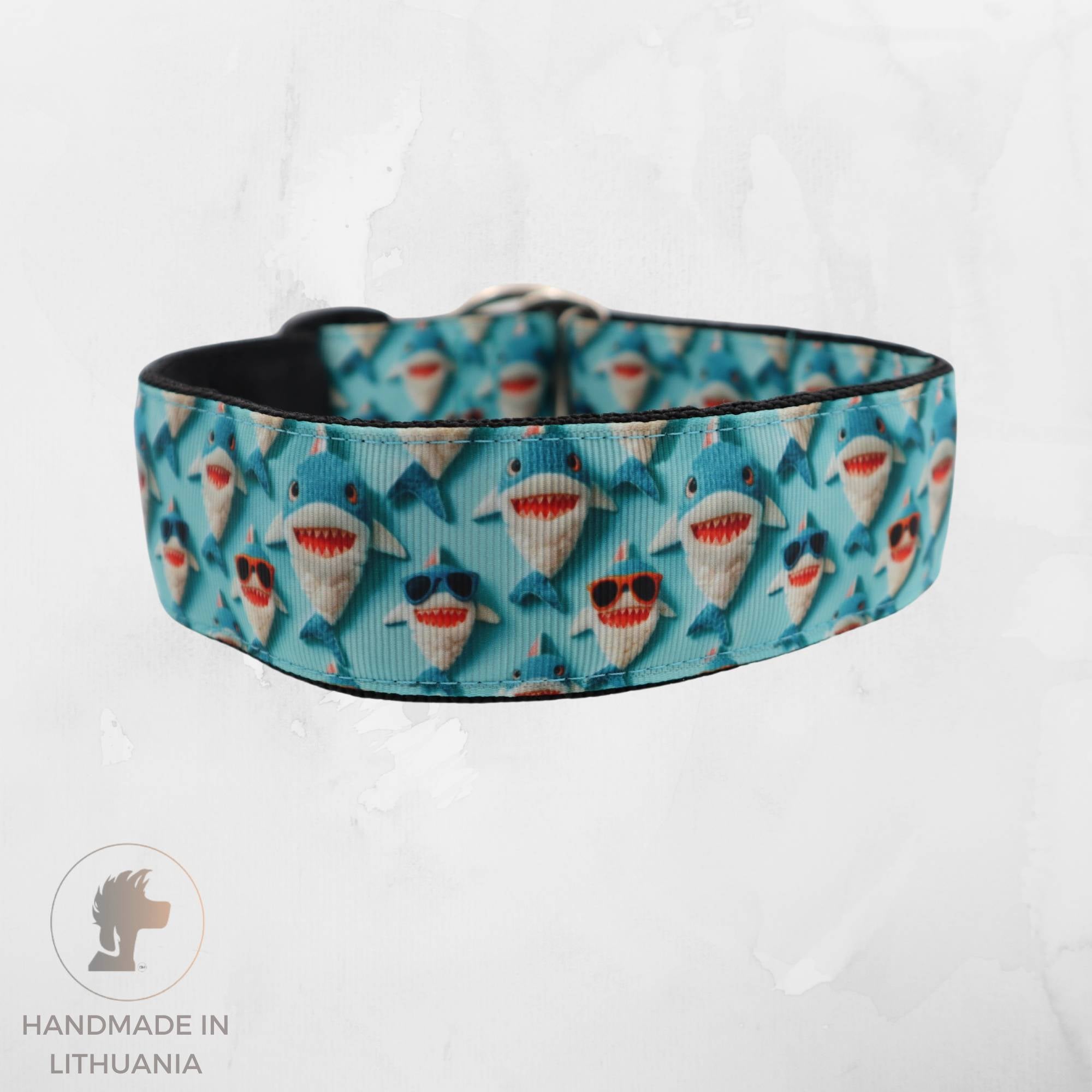 Dog collar with sharks by Distinguish me