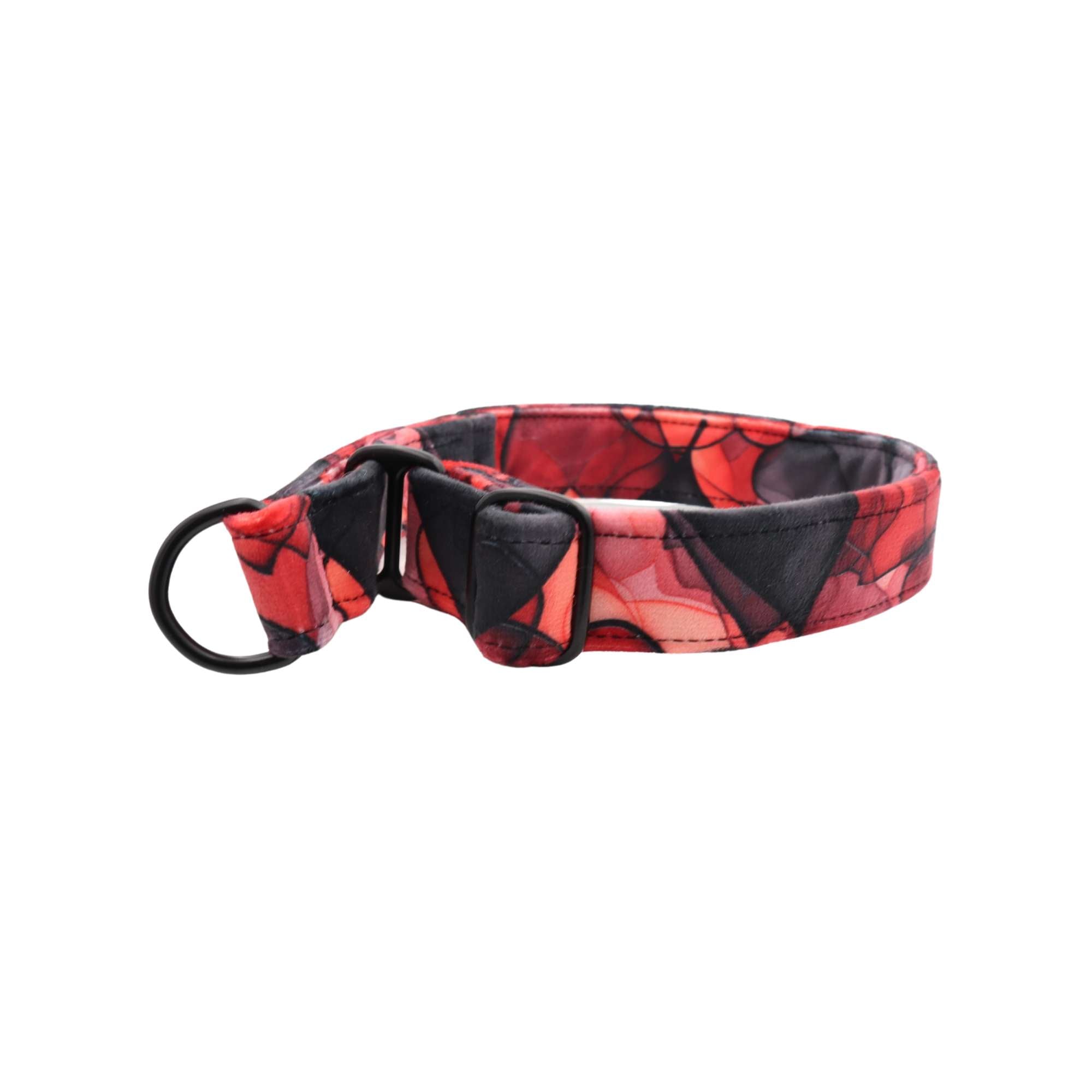 Distinguish Me dog accessory – red and black Valentine heart collar