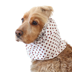 Lightweight cotton feeding snood in mocha dots print worn by a Cocker Spaniel
